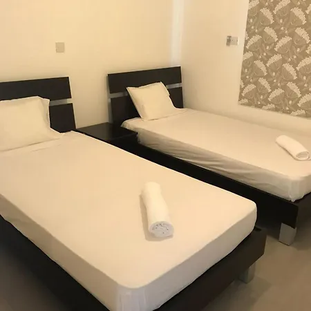 1 Apartment